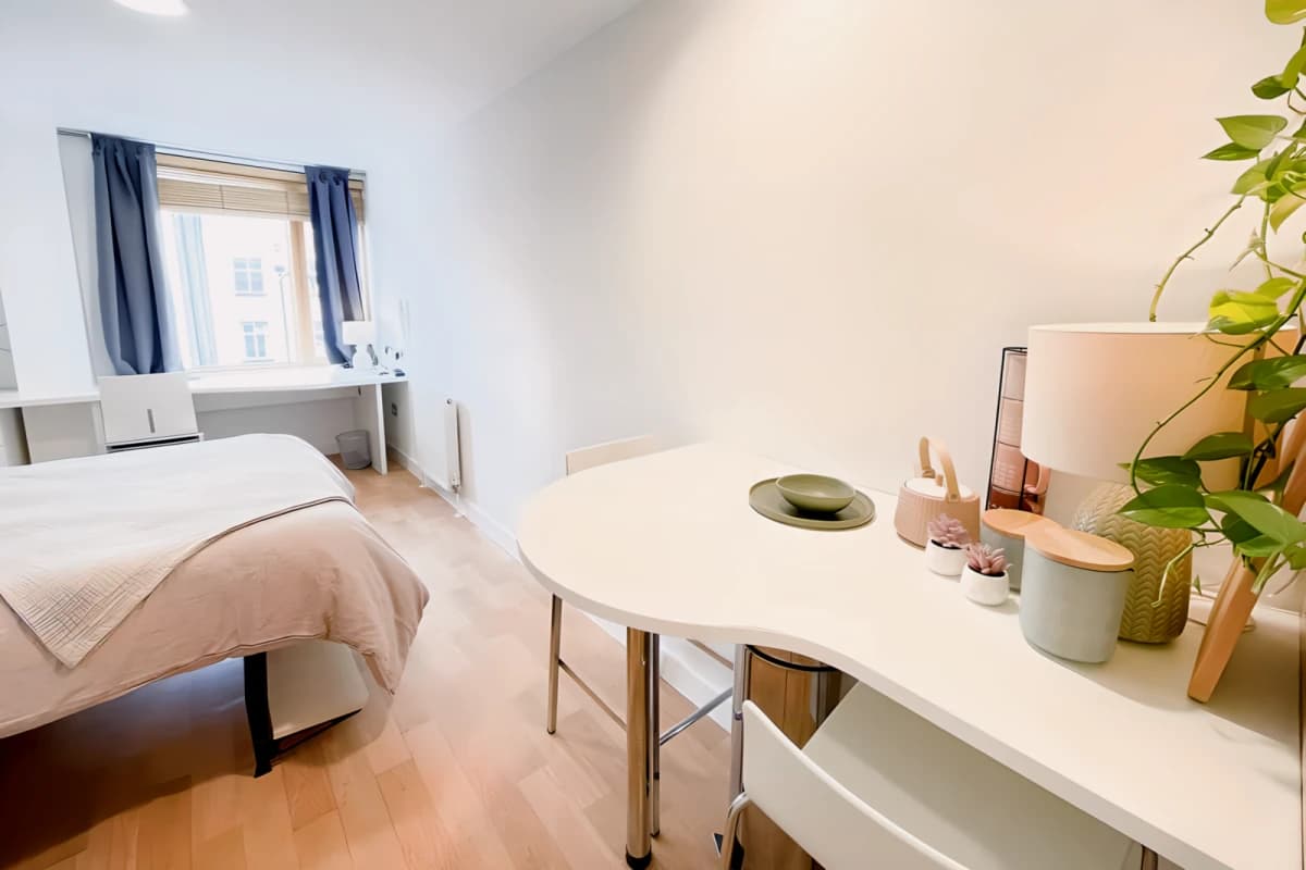 Gob Kirby Street Residence image 5