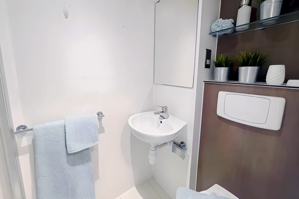 Gob Kirby Street Residence image