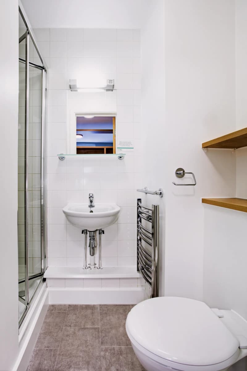 Yugo The Curve image