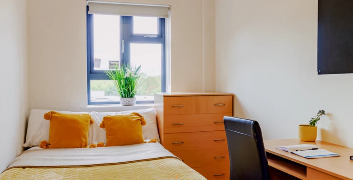Surrey Quays Landale House image