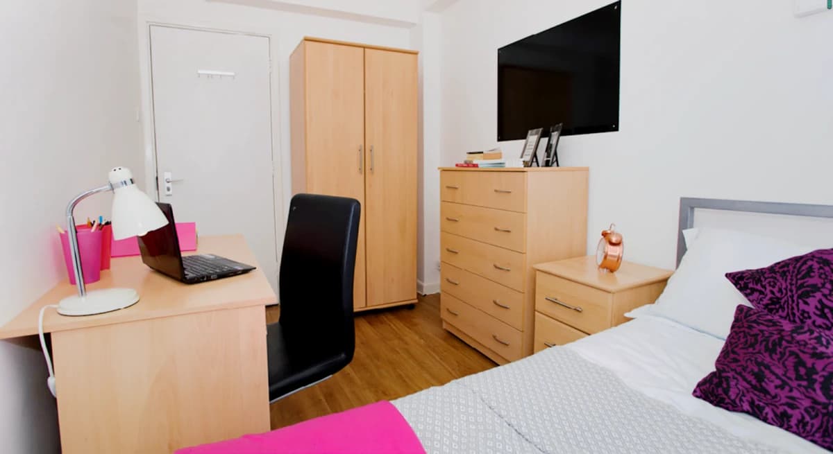 Surrey Quays Landale House image