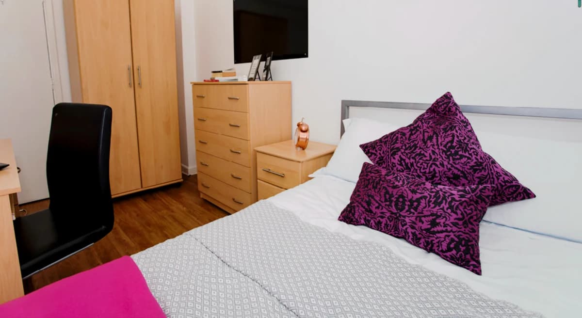 Surrey Quays Landale House image