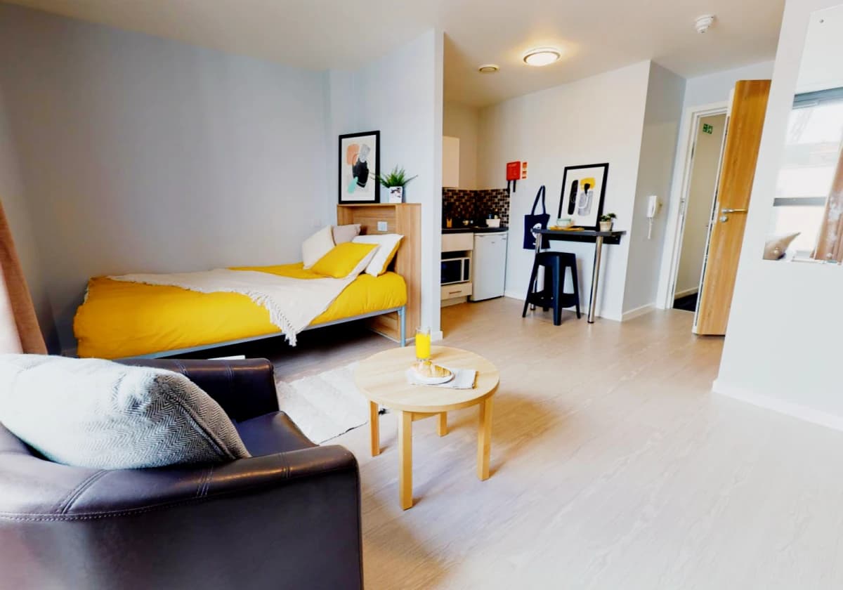 iQ Sterling Court image 5