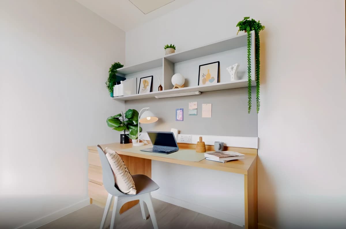 iQ Sterling Court image