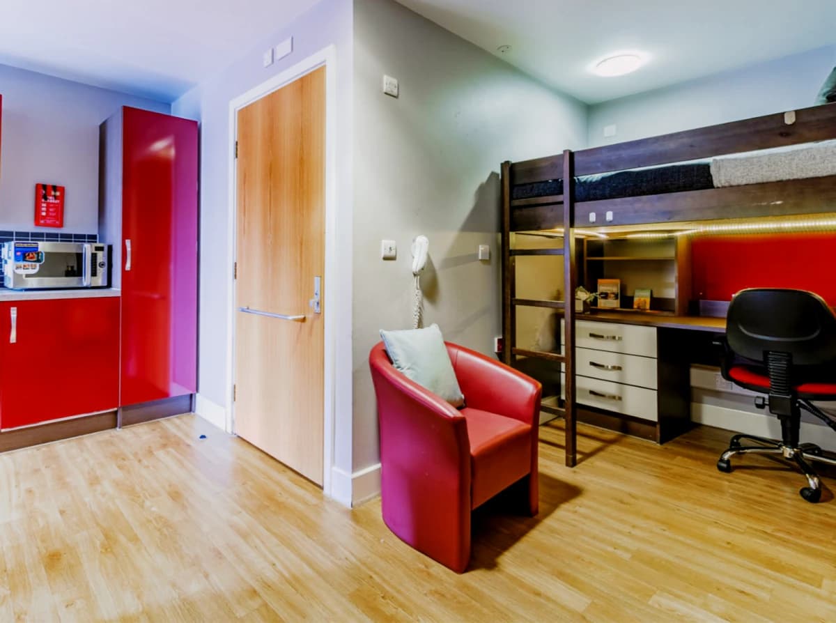 Camden Hawley Crescent image 3