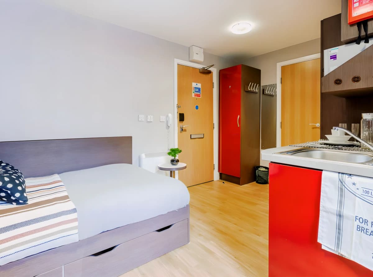 Camden Hawley Crescent image