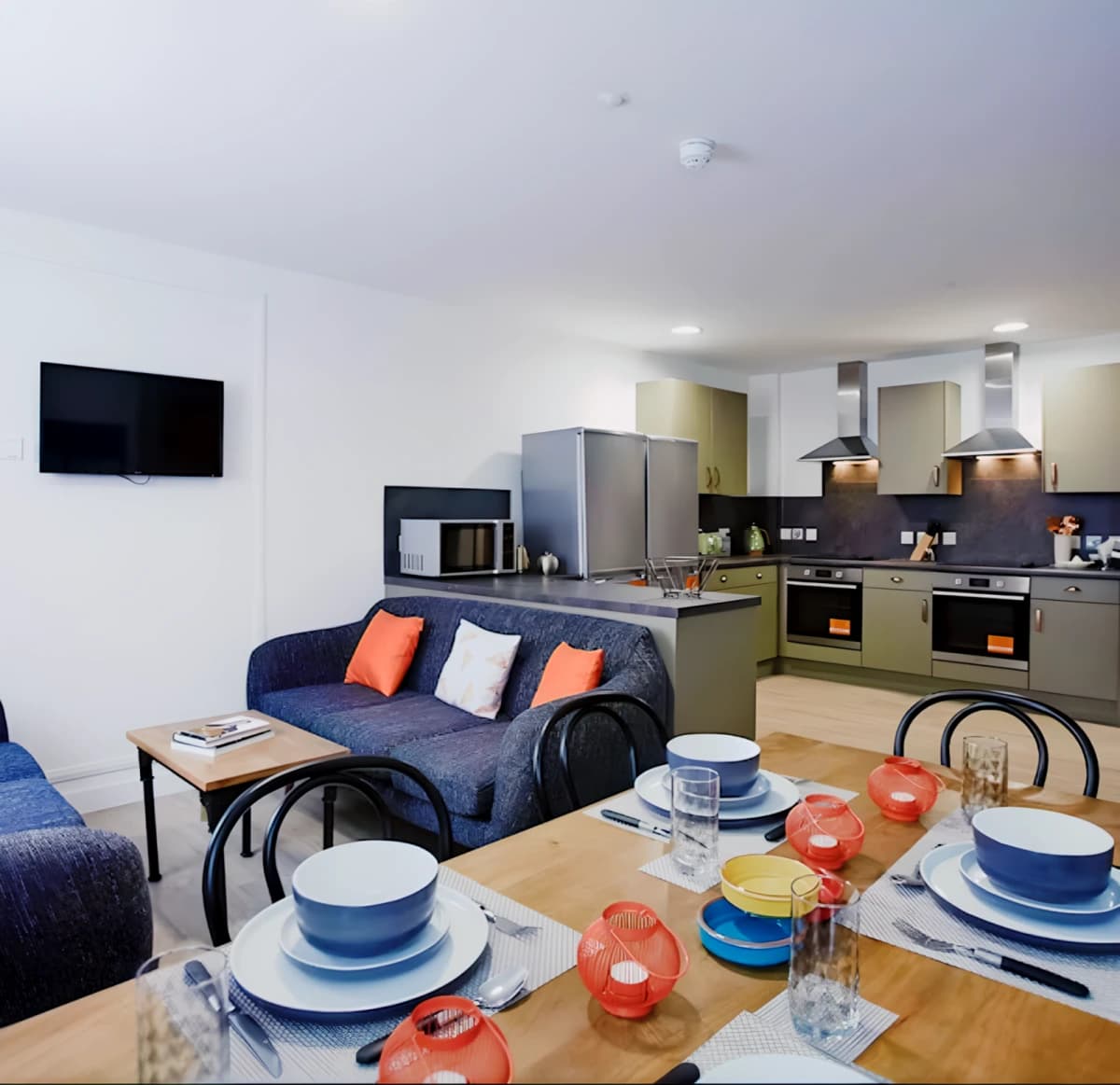 Mannequin House image