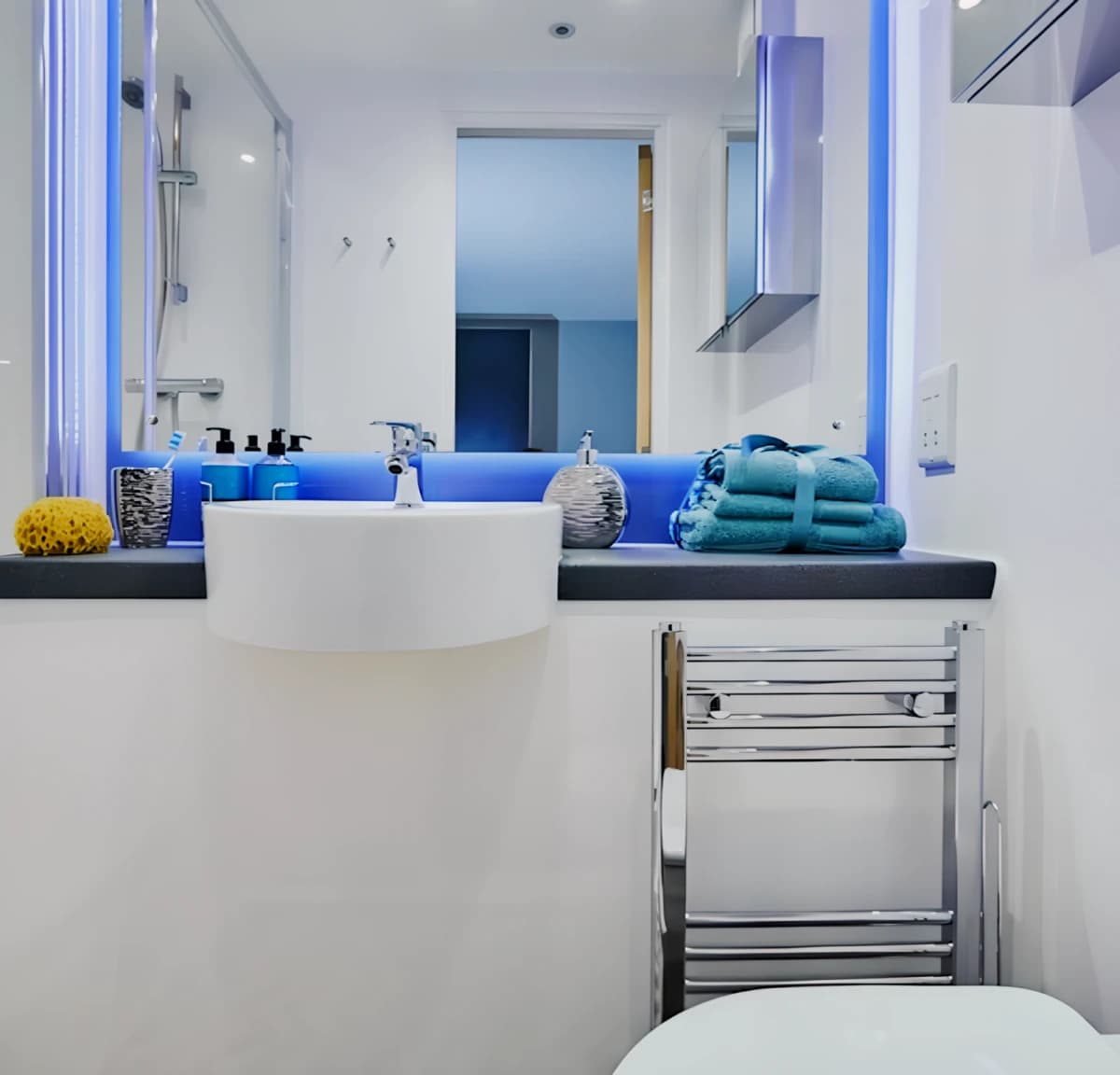 Mannequin House image