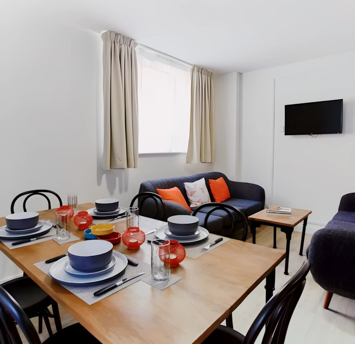 Mannequin House image