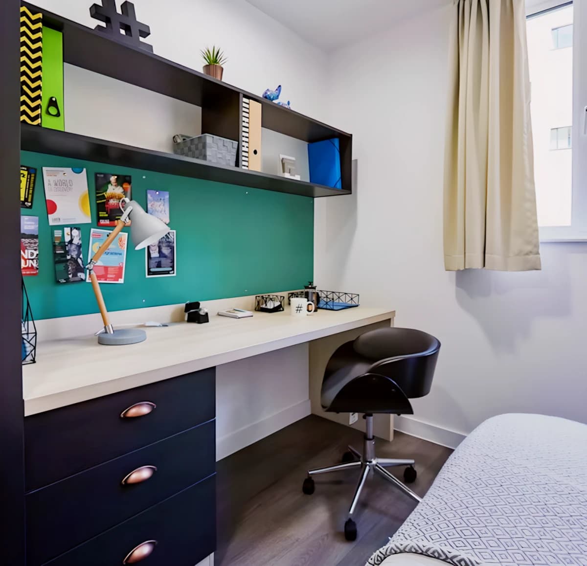 Mannequin House image 3