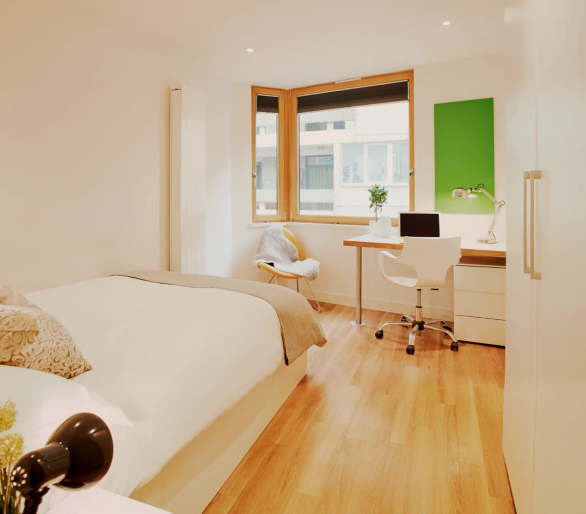 Lit Aldgate Residence image