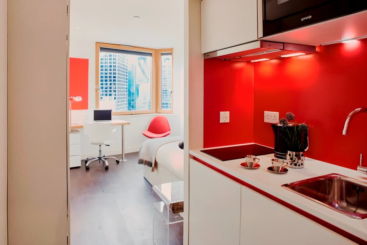 Lit Aldgate Residence image