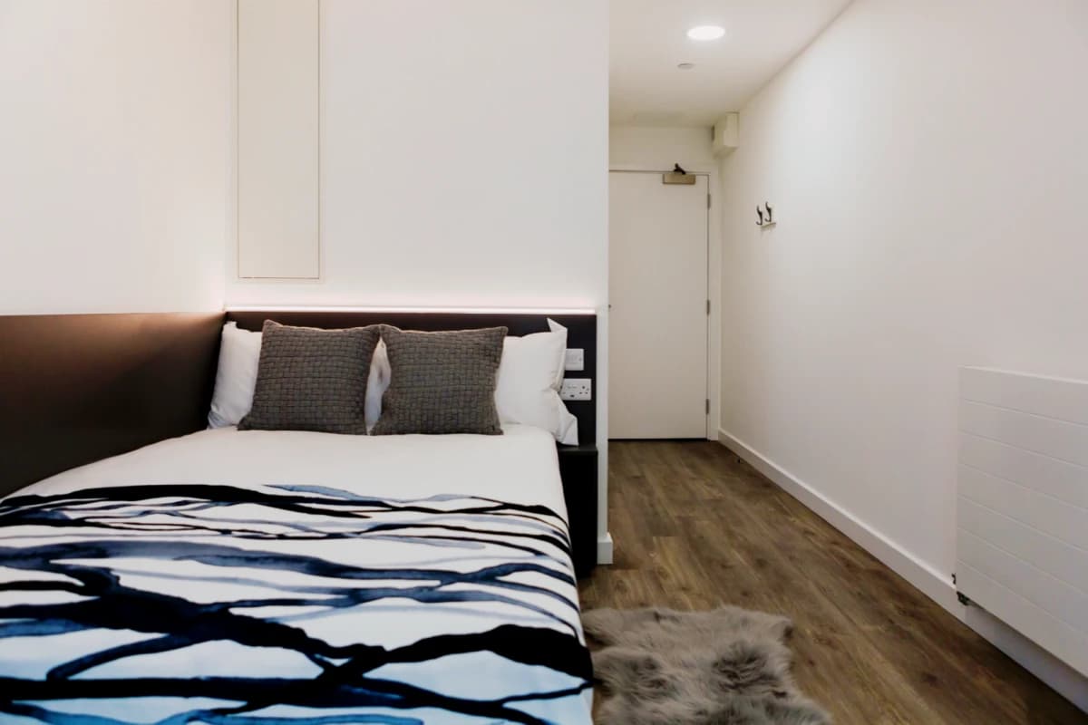 Lit Highbury II Residence image
