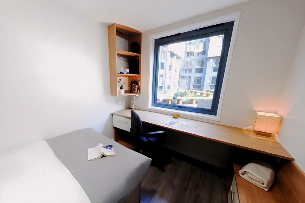 Lit Islington Residence image
