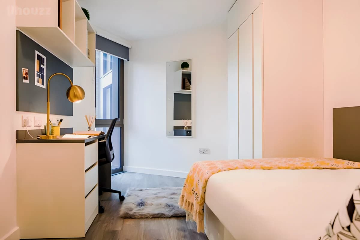 Lit White City Residence image