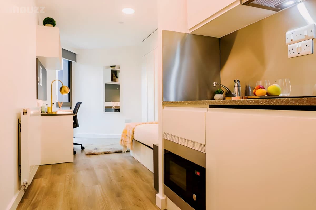 Lit White City Residence image