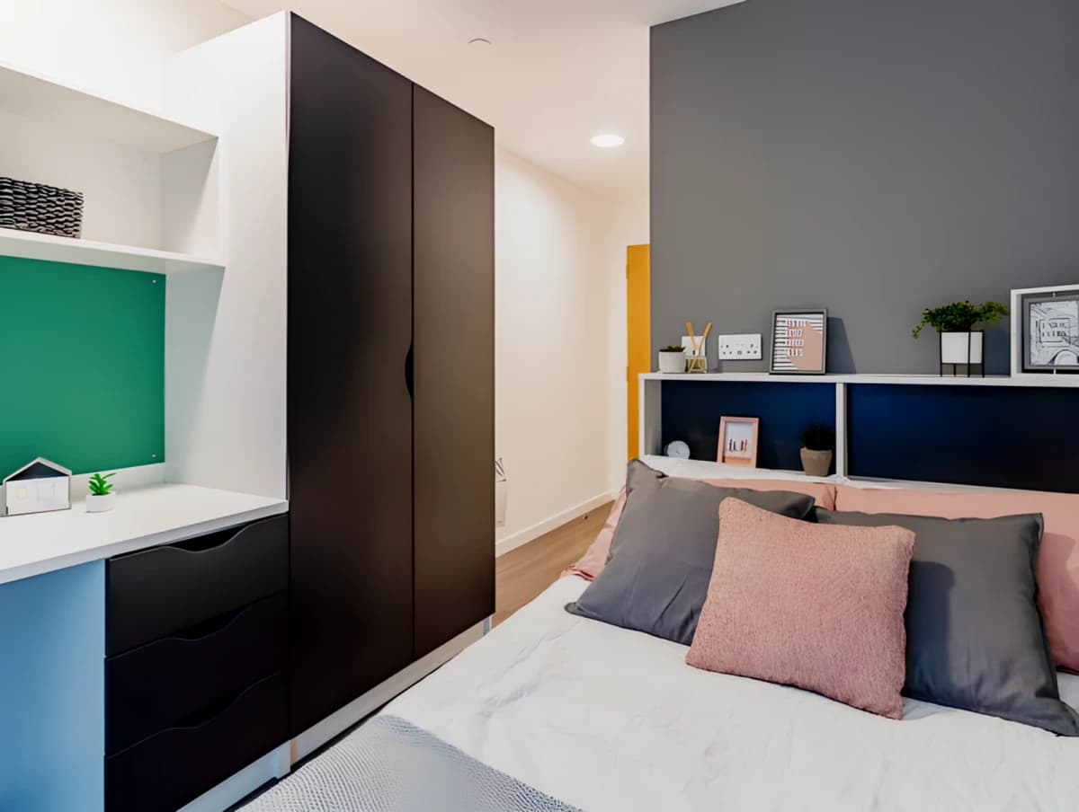 Pavilion Court image