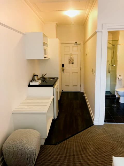 1Bedrooms, 1Bathrooms