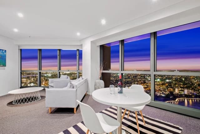 2Bedrooms, 2Bathrooms