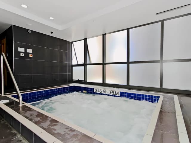 2Bedrooms, 2Bathrooms