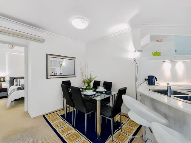 1Bedrooms, 1Bathrooms