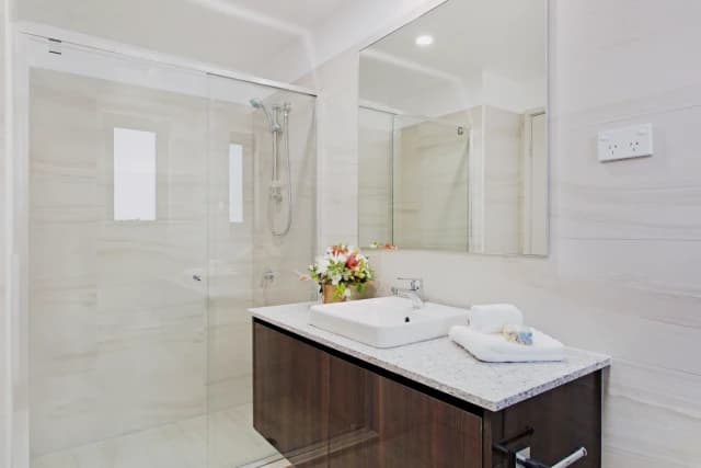 2Bedrooms, 2Bathrooms