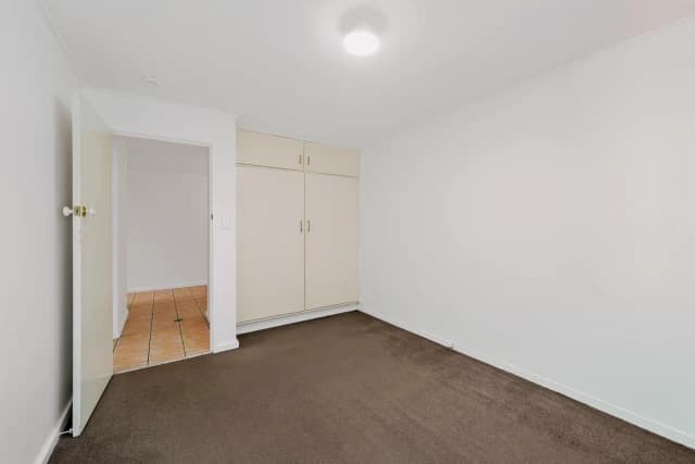 2Bedrooms, 1Bathrooms