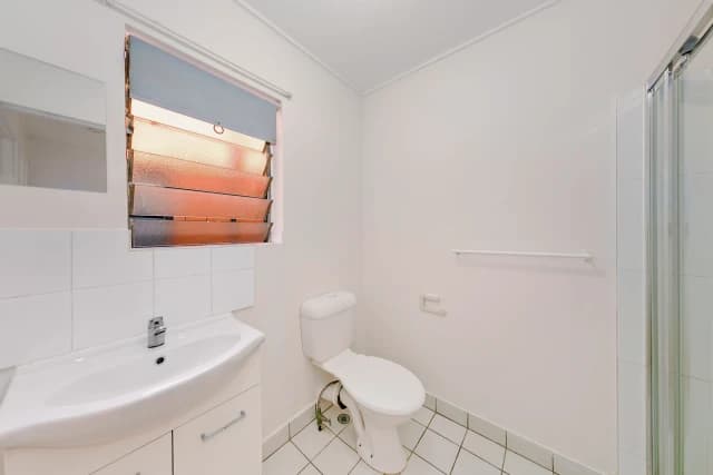 2Bedrooms, 1Bathrooms