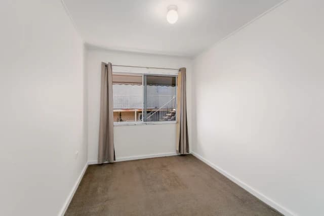 2Bedrooms, 1Bathrooms