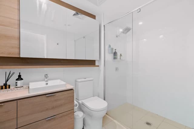 1Bedrooms, 1Bathrooms
