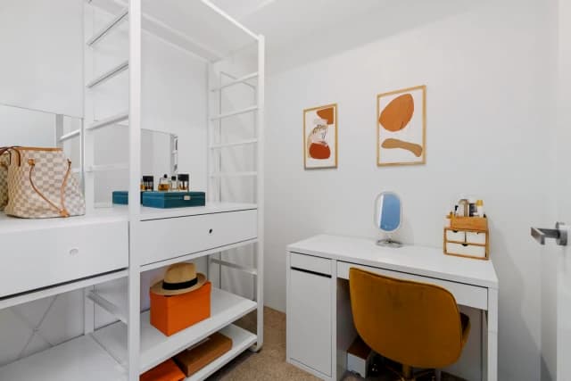 1Bedrooms, 1Bathrooms
