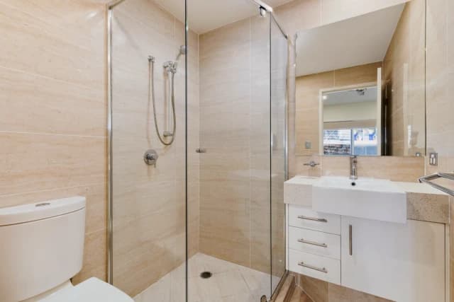 2Bedrooms, 2Bathrooms