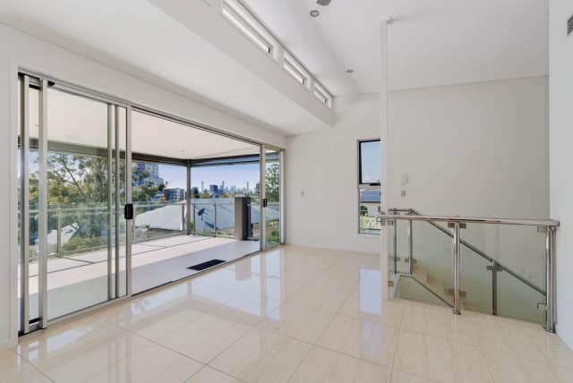 2Bedrooms, 2Bathrooms