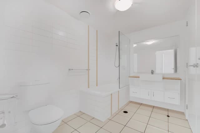 2Bedrooms, 2Bathrooms