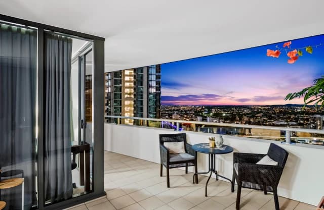 2 Bed 1 Bath*412