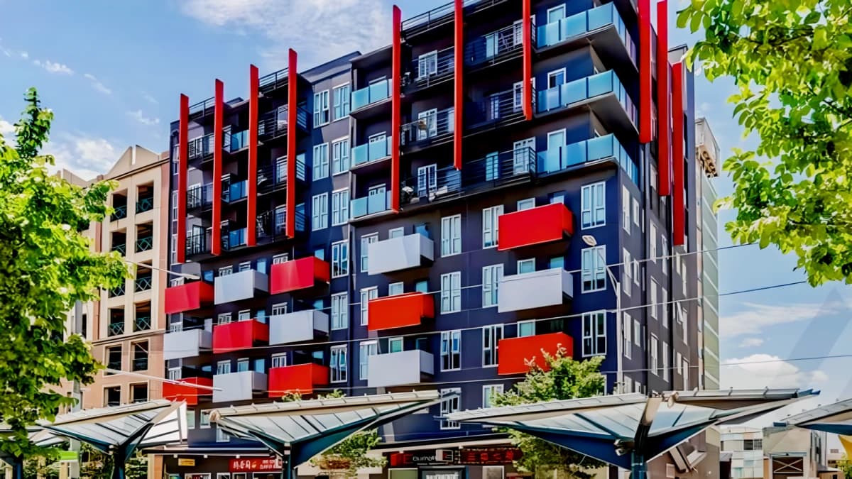 Student Living - 740 Swanston image 2