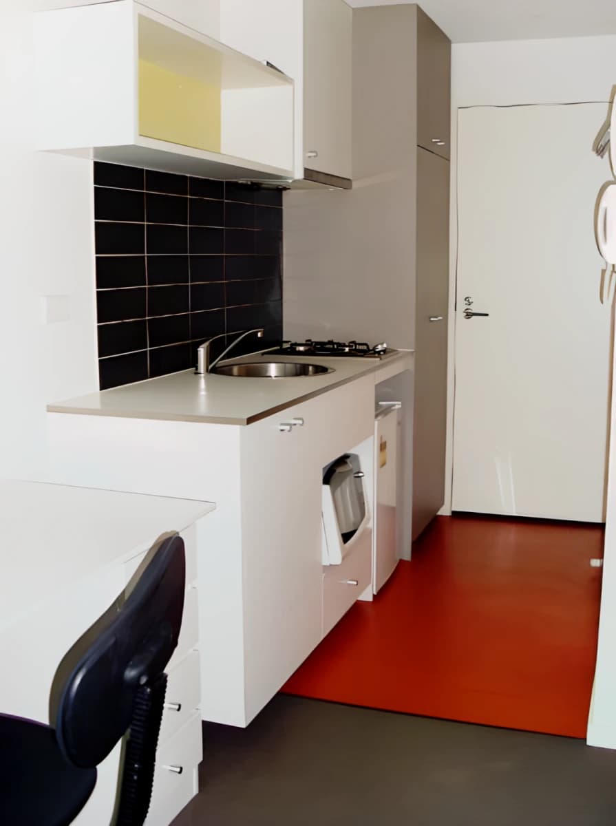 1 Queens Avenue image