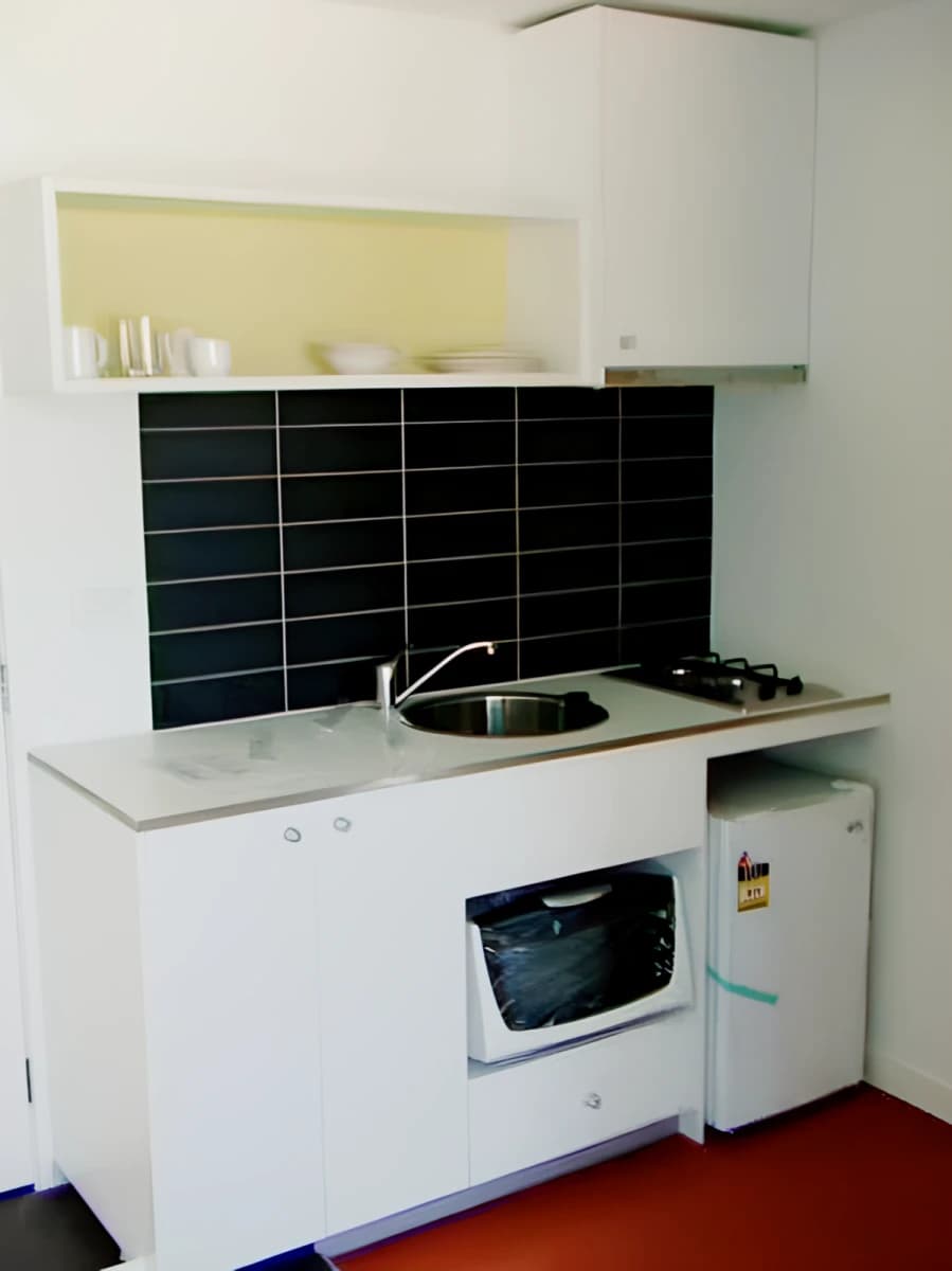 1 Queens Avenue image