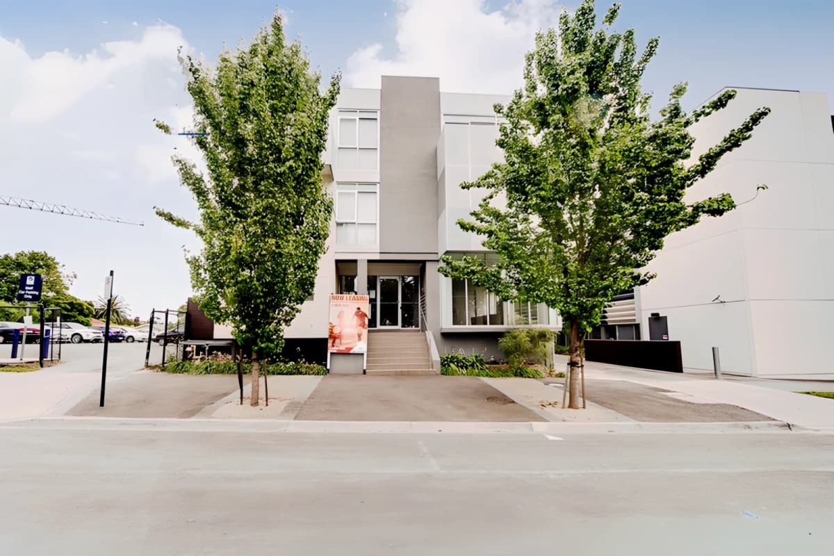 14 Spring Street image 2