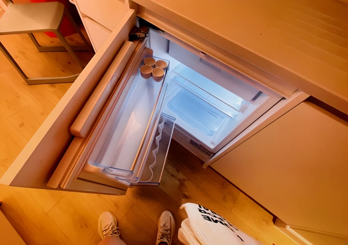 Refrigerator