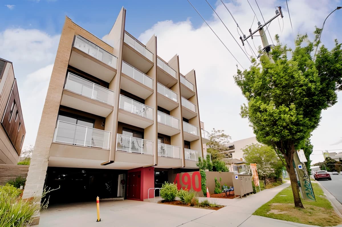 490 Elgar Road image 3
