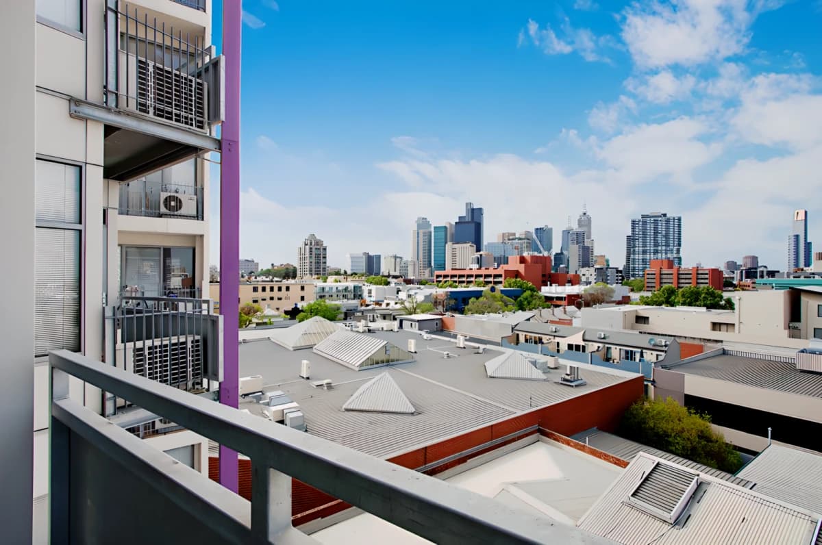 Student Living - 570 Swanston image 3