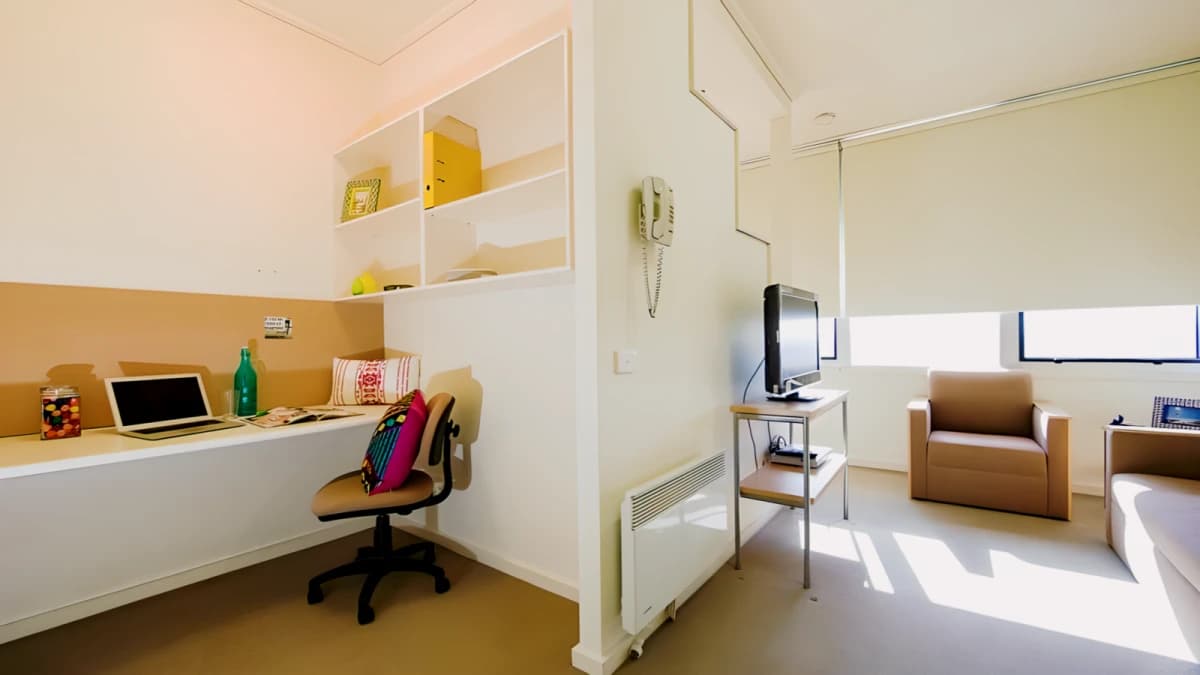 Student Living - 590 Lygon image