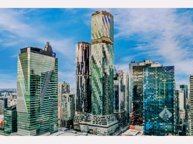 648 Lonsdale Street image 2