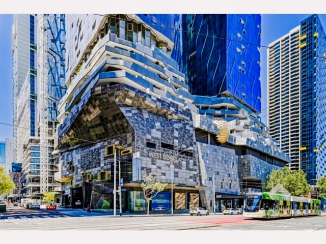648 Lonsdale Street
