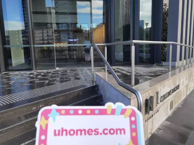 902/915 Collins Street,Docklands,Victoria 3008
