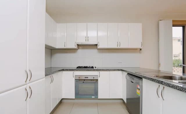 1/57 Kinnoull Grove,Glen Waverley,Victoria 3150