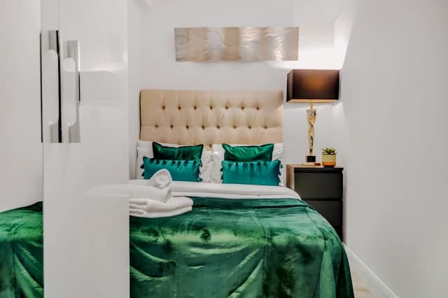1 Bedroom Apartment