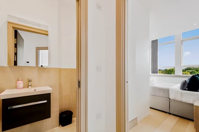 1 Bedroom Apartment