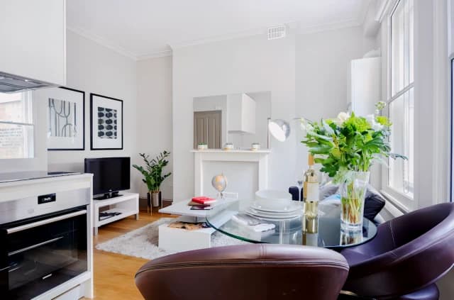1 Bedroom Upper Floor